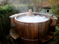 hot tub at Pixie Nook